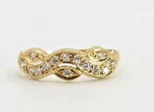 Cargar imagen en el visor de la galería, 2629: 18ct Gold 14 Natural Diamonds Stacker/ Dress Ring
