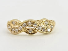 Cargar imagen en el visor de la galería, 2629: 18ct Gold 14 Natural Diamonds Stacker/ Dress Ring
