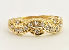Cargar imagen en el visor de la galería, 2629: 18ct Gold 14 Natural Diamonds Stacker/ Dress Ring

