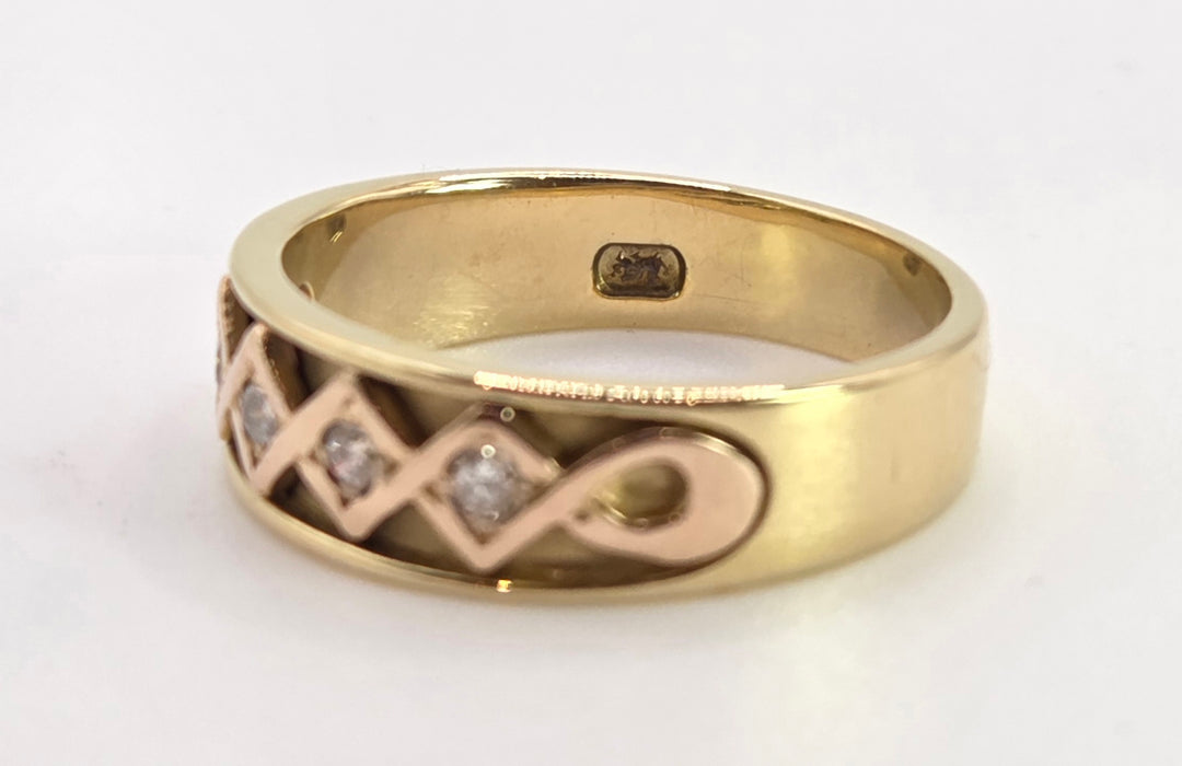 Vintage: 18ct Welsh Gold Clogau Diamond Celtic Band Ring