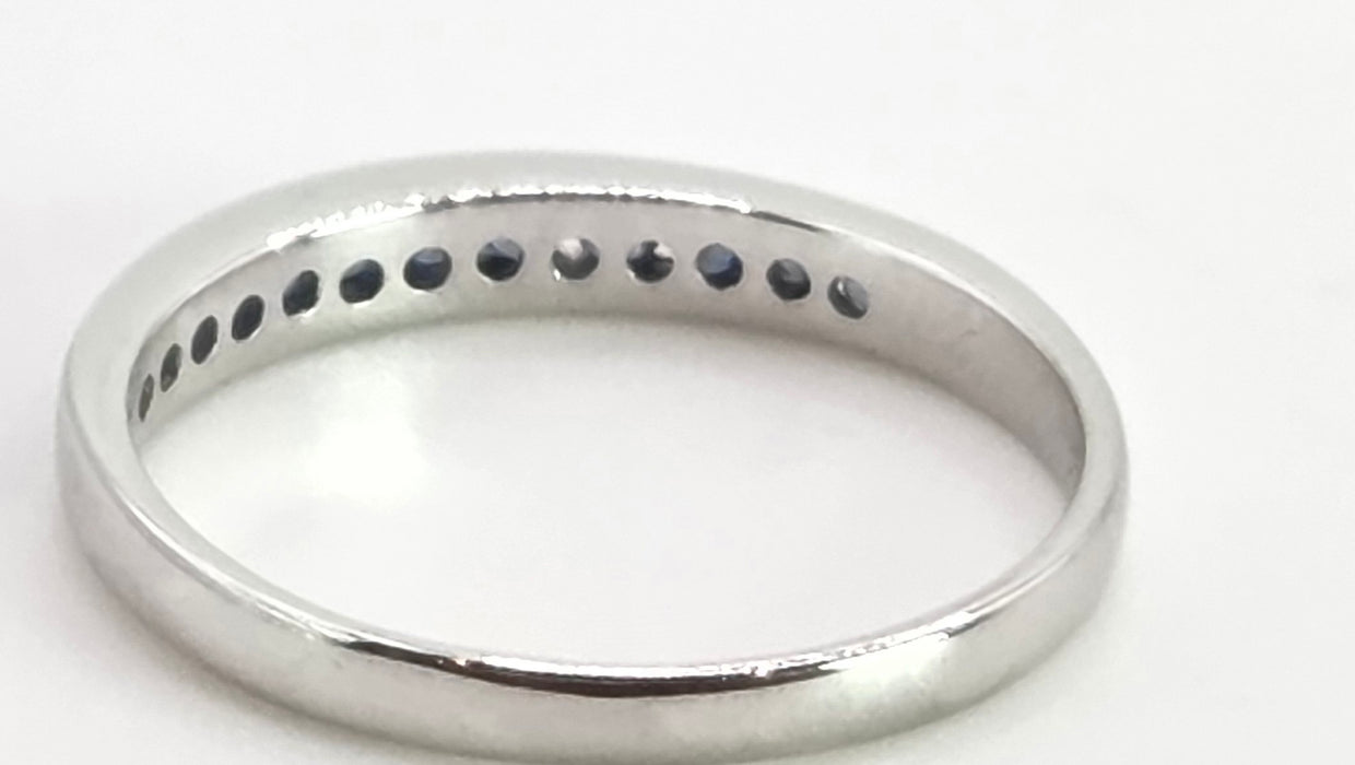 2706: Vintage 18ct White Gold Blue Sapphires Half-Eternity Stacker Ring