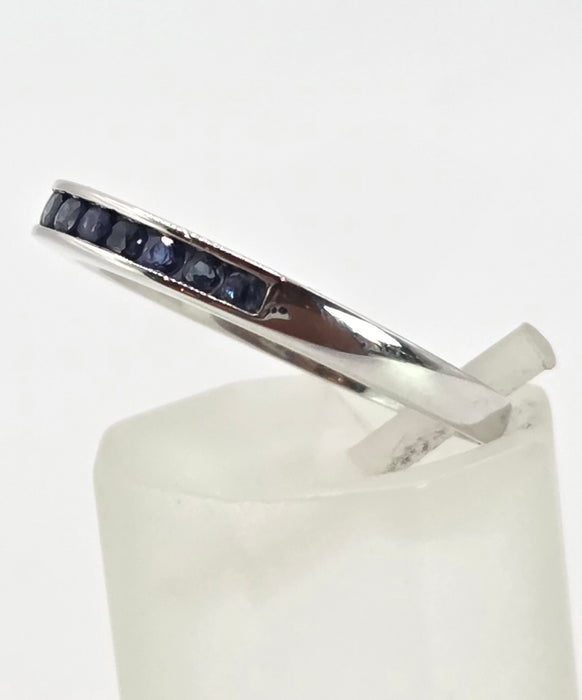 2706: Vintage 18ct White Gold Blue Sapphires Half-Eternity Stacker Ring