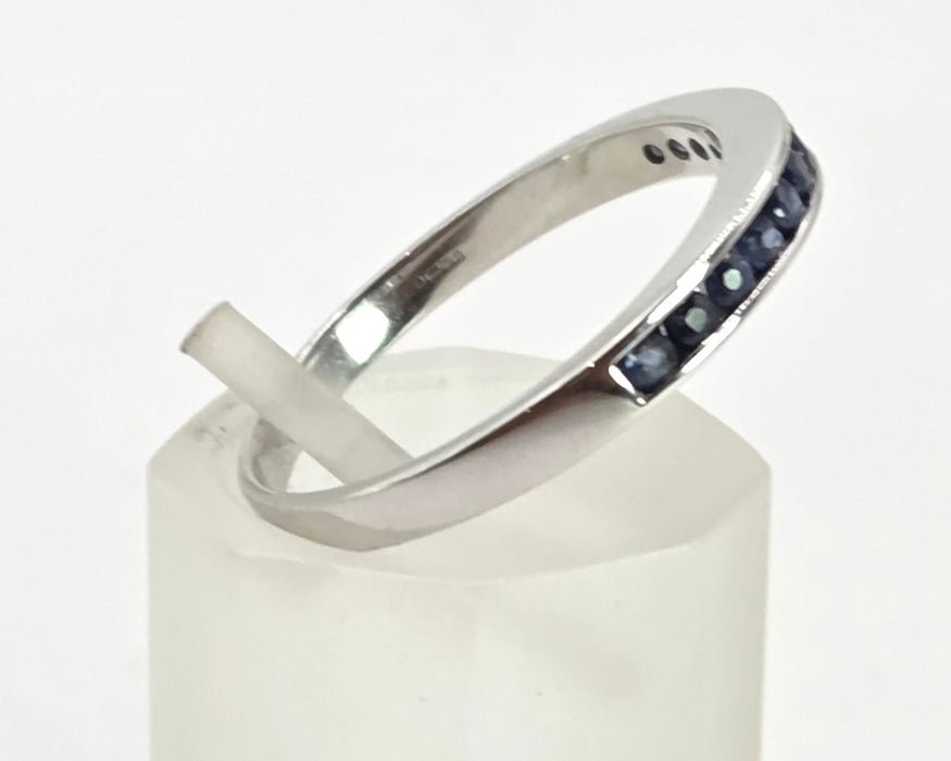 2706: Vintage 18ct White Gold Blue Sapphires Half-Eternity Stacker Ring