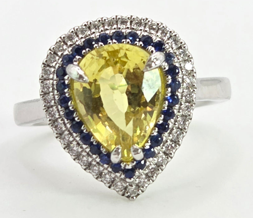 2708: Vintage 18ct White Gold Yellow Sapphire (3.2ct0  Blue Sapphires Diamonds Cocktail Ring