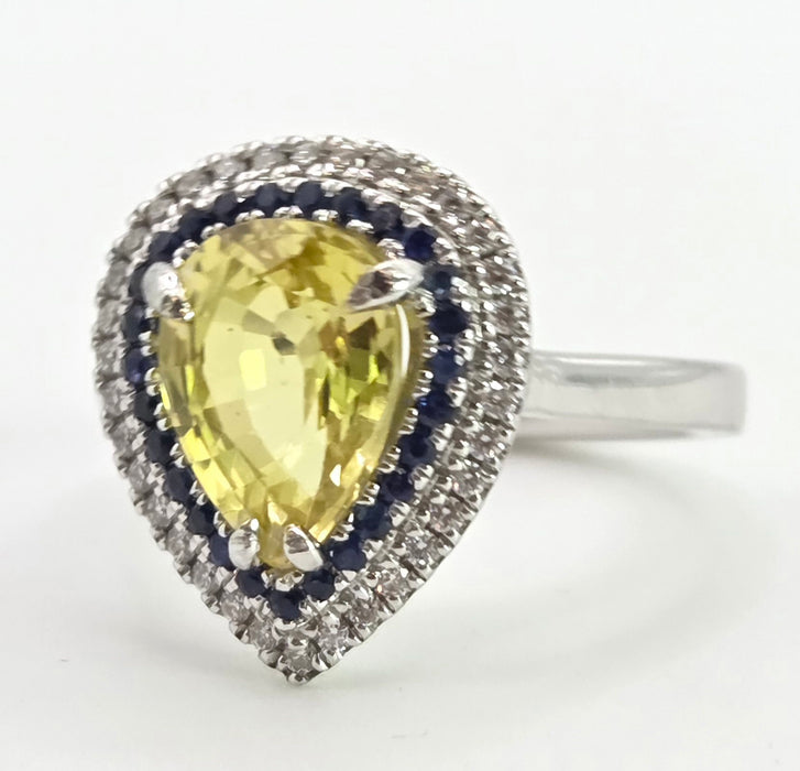 2708: Vintage 18ct White Gold Yellow Sapphire (3.2ct0  Blue Sapphires Diamonds Cocktail Ring
