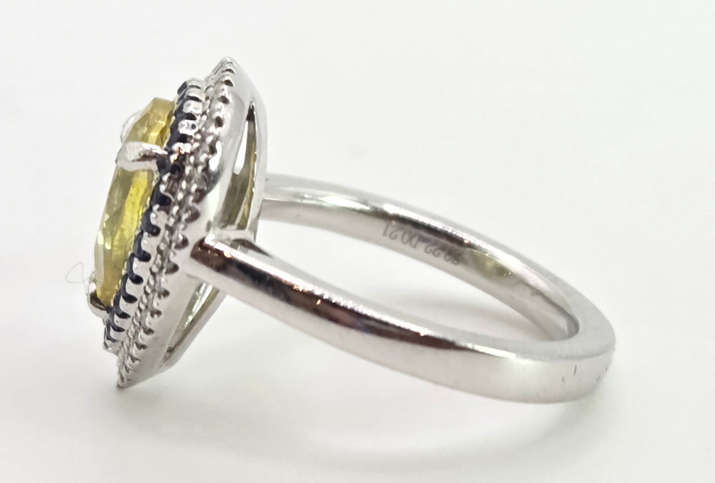 2708: Vintage 18ct White Gold Yellow Sapphire (3.2ct0  Blue Sapphires Diamonds Cocktail Ring