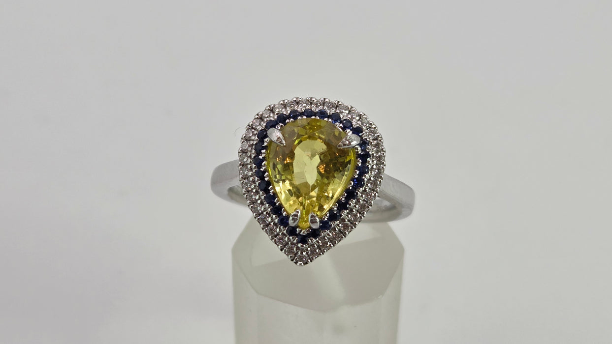 2708: Vintage 18ct White Gold Yellow Sapphire (3.2ct0  Blue Sapphires Diamonds Cocktail Ring
