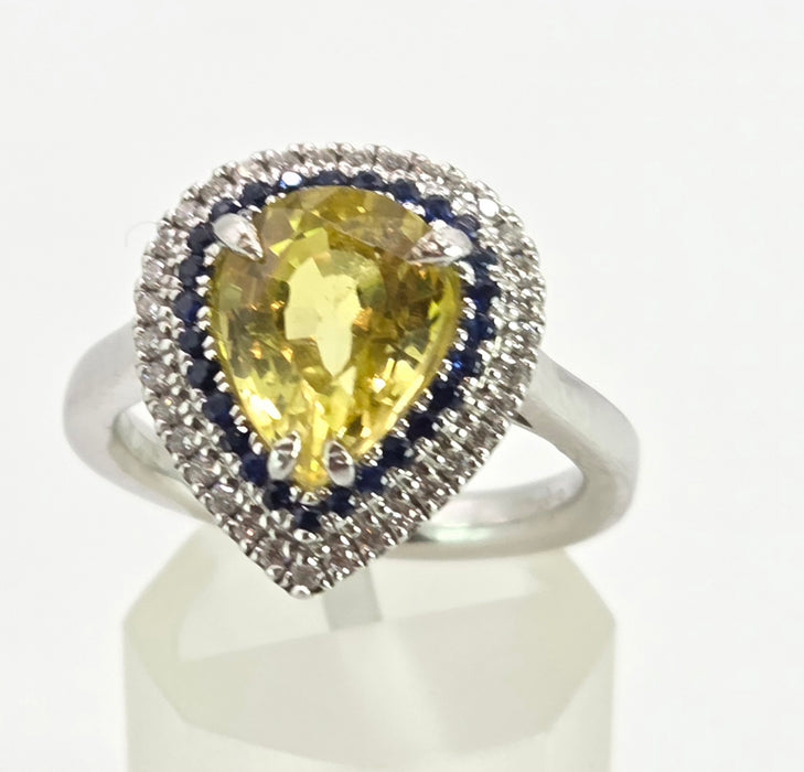 2708: Vintage 18ct White Gold Yellow Sapphire (3.2ct0  Blue Sapphires Diamonds Cocktail Ring