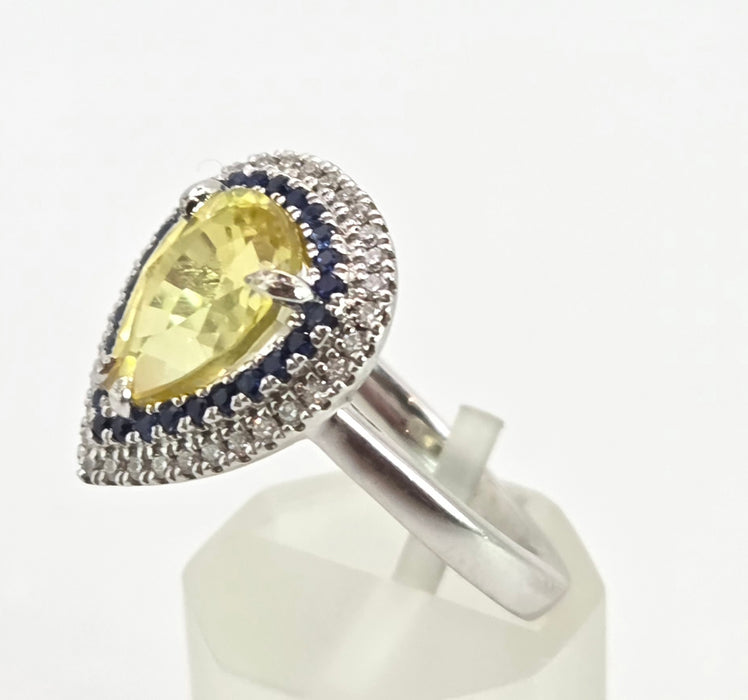 2708: Vintage 18ct White Gold Yellow Sapphire (3.2ct0  Blue Sapphires Diamonds Cocktail Ring