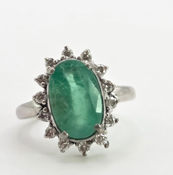 2709: Vintage 18ct White Gold Large Emerald Natural Sparkling Diamonds Cluster Ring