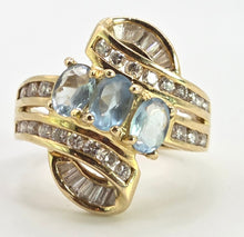 Load image into Gallery viewer, 2712- Vintage: 18ct Gold Blue Aquamarines Baguette Diamonds Cocktail Ring- Wow
