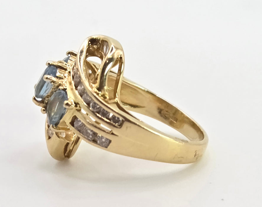 2712- Vintage: 18ct Gold Blue Aquamarines Baguette Diamonds Cocktail Ring- Wow