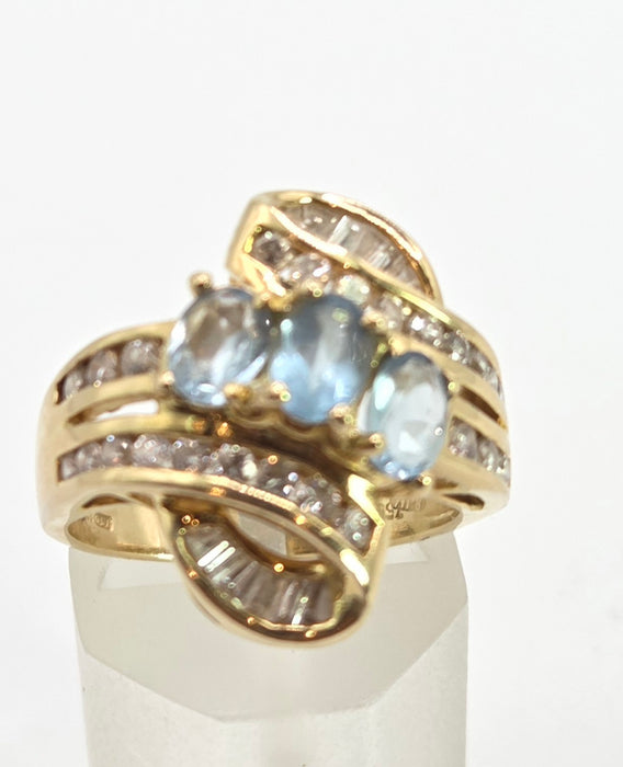 2712- Vintage: 18ct Gold Blue Aquamarines Baguette Diamonds Cocktail Ring- Wow