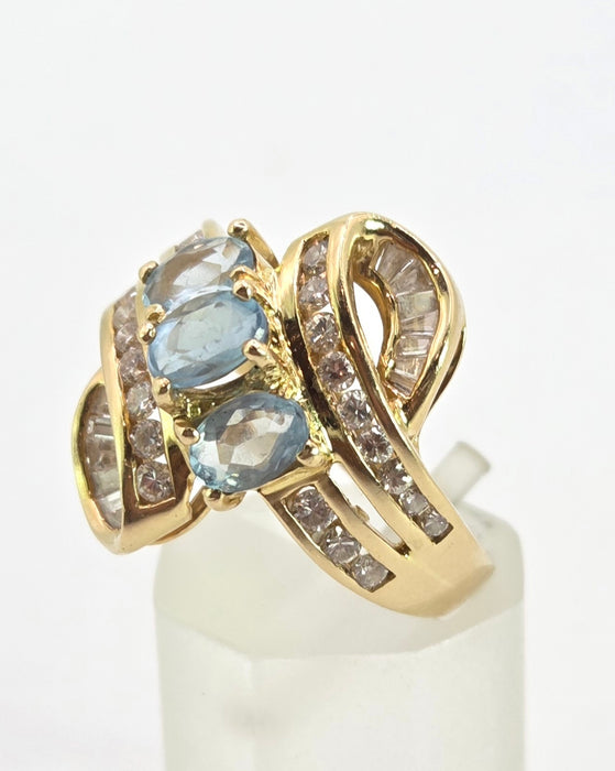 2712- Vintage: 18ct Gold Blue Aquamarines Baguette Diamonds Cocktail Ring- Wow
