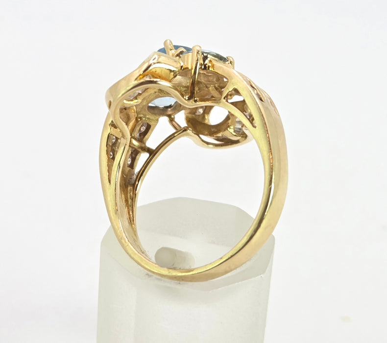 2712- Vintage: 18ct Gold Blue Aquamarines Baguette Diamonds Cocktail Ring- Wow
