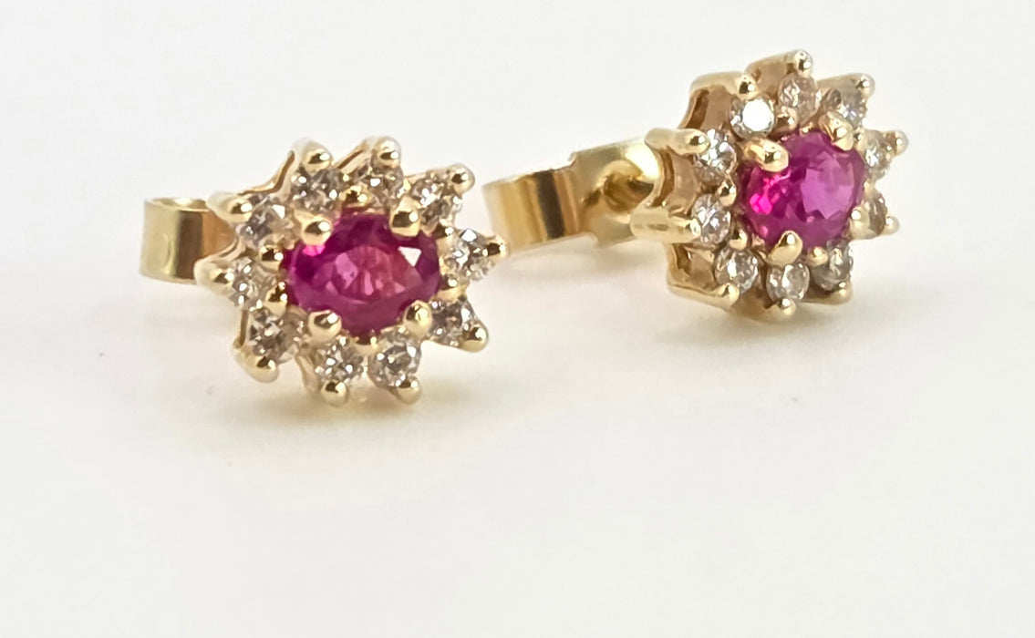 2739: Vintage 18ct Gold Rubies Natural Diamonds Stud Earrings
