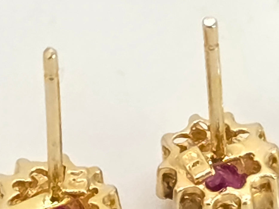 2739: Vintage 18ct Gold Rubies Natural Diamonds Stud Earrings