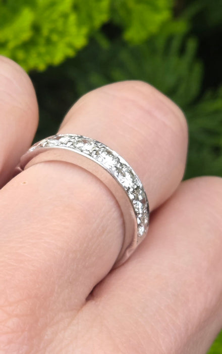 2584: Vintage 18ct White Gold 7 x (0.25ct) Natural Diamonds Ring - 1.75ct Total- From 1974