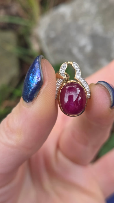 4730: Vintage:  9ct Gold Star Ruby 14 Natural Sparkling Diamonds Pendant