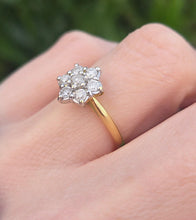 Load image into Gallery viewer, 2751: Vintage 18ct Gold Natural Sparkling Diamonds (0.5ct) Flower Head Ring
