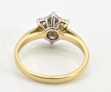 Load image into Gallery viewer, 2751: Vintage 18ct Gold Natural Sparkling Diamonds (0.5ct) Flower Head Ring
