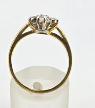 Load image into Gallery viewer, 2751: Vintage 18ct Gold Natural Sparkling Diamonds (0.5ct) Flower Head Ring

