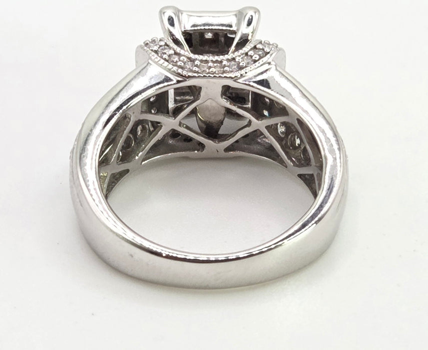 2804 Vintage: 18ct White Gold 1.50ct Natural Diamond Cluster Ring