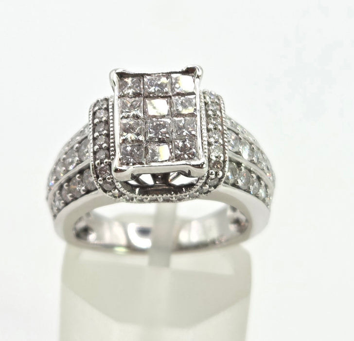 2804 Vintage: 18ct White Gold 1.50ct Natural Diamond Cluster Ring