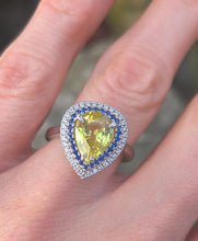 Load image into Gallery viewer, 2708: Vintage 18ct White Gold Yellow Sapphire (3.2ct0  Blue Sapphires Diamonds Cocktail Ring
