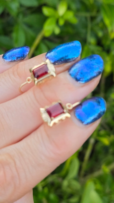 2092: 18ct Gold Emerald Cut Almandine Garnet Stud Earrings