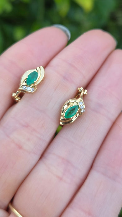 2723: Vintage 18ct Gold Emerald  & Diamonds Stud Clip Earrings
