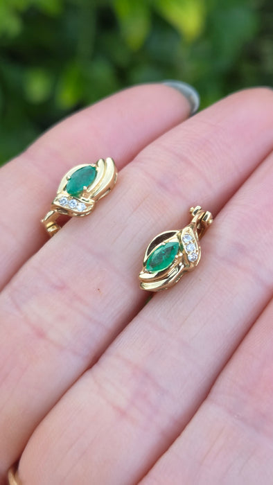 2723: Vintage 18ct Gold Emerald  & Diamonds Stud Clip Earrings