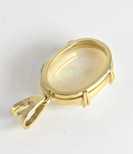 Load image into Gallery viewer, 2725; Vintage 18ct Gold Large Cabochon White Opal Pendant
