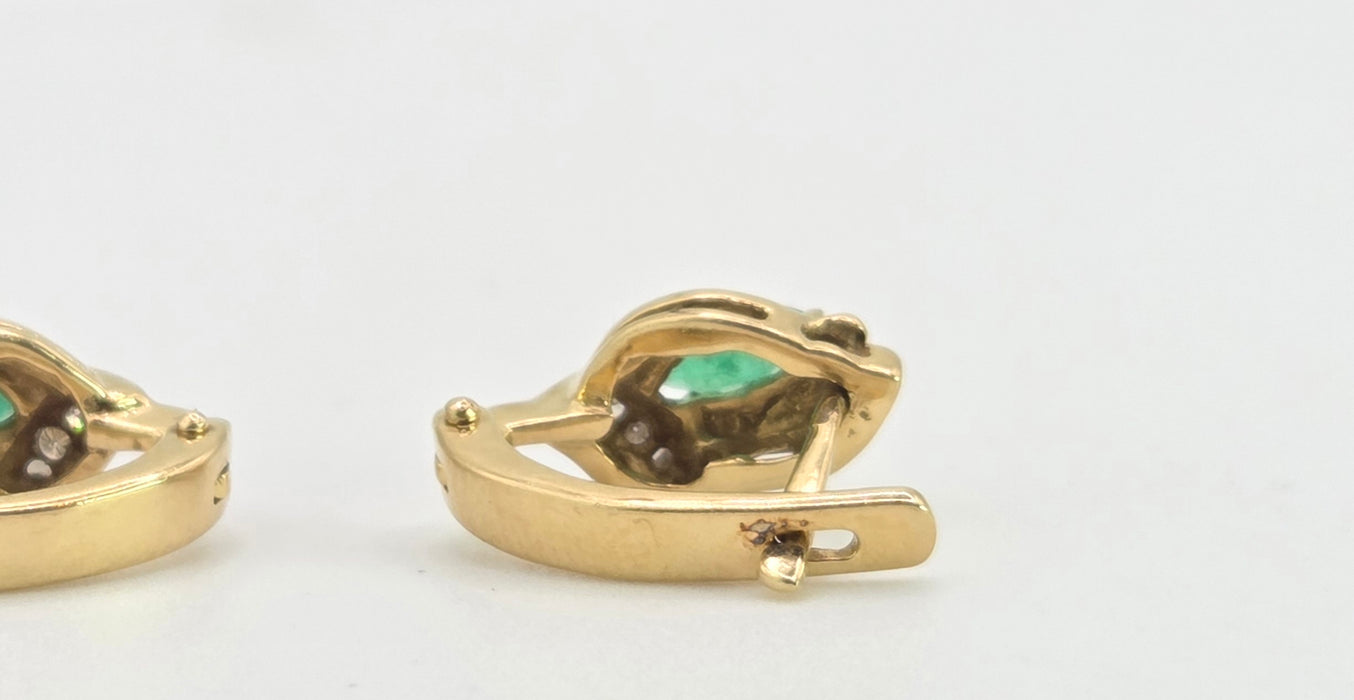2723: Vintage 18ct Gold Emerald  & Diamonds Stud Clip Earrings