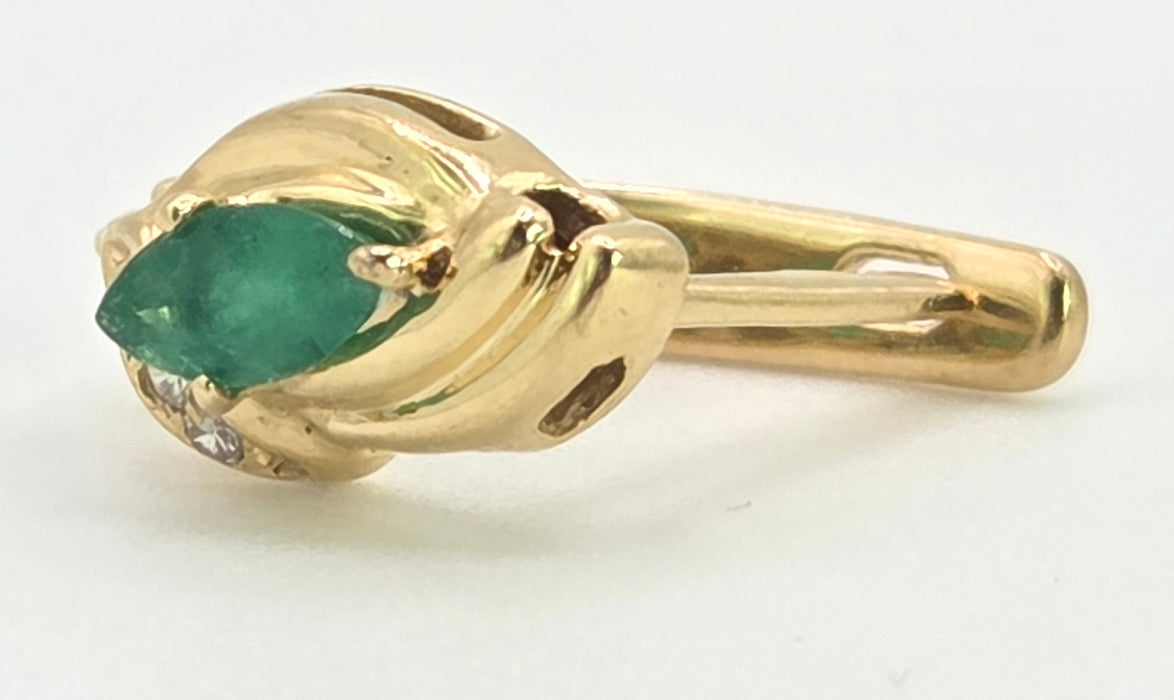 2723: Vintage 18ct Gold Emerald  & Diamonds Stud Clip Earrings