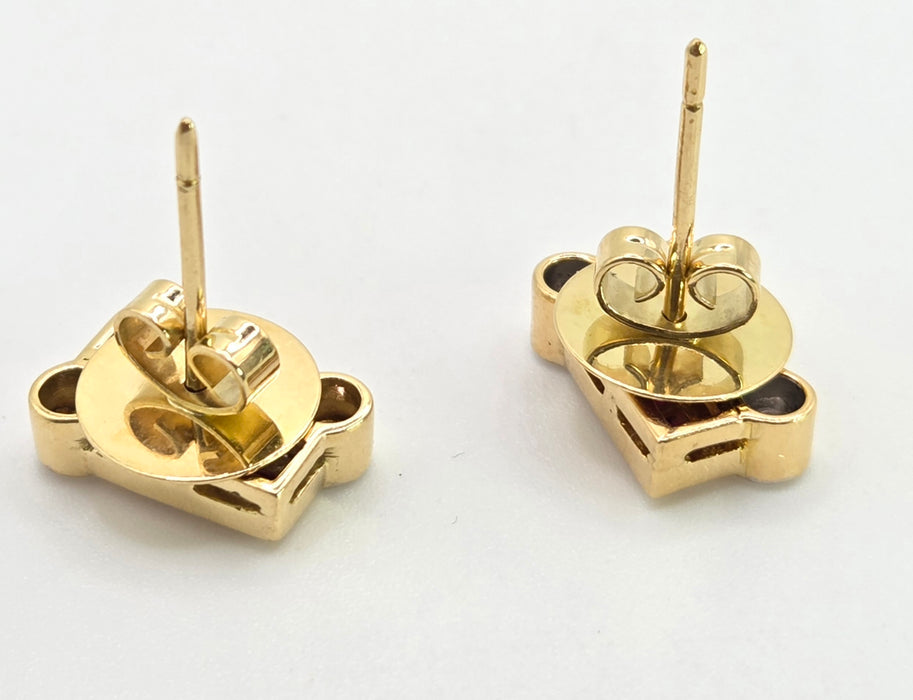 2727: Vintage 18ct Gold Rubies & Diamonds Geometric Set Stud Earrings