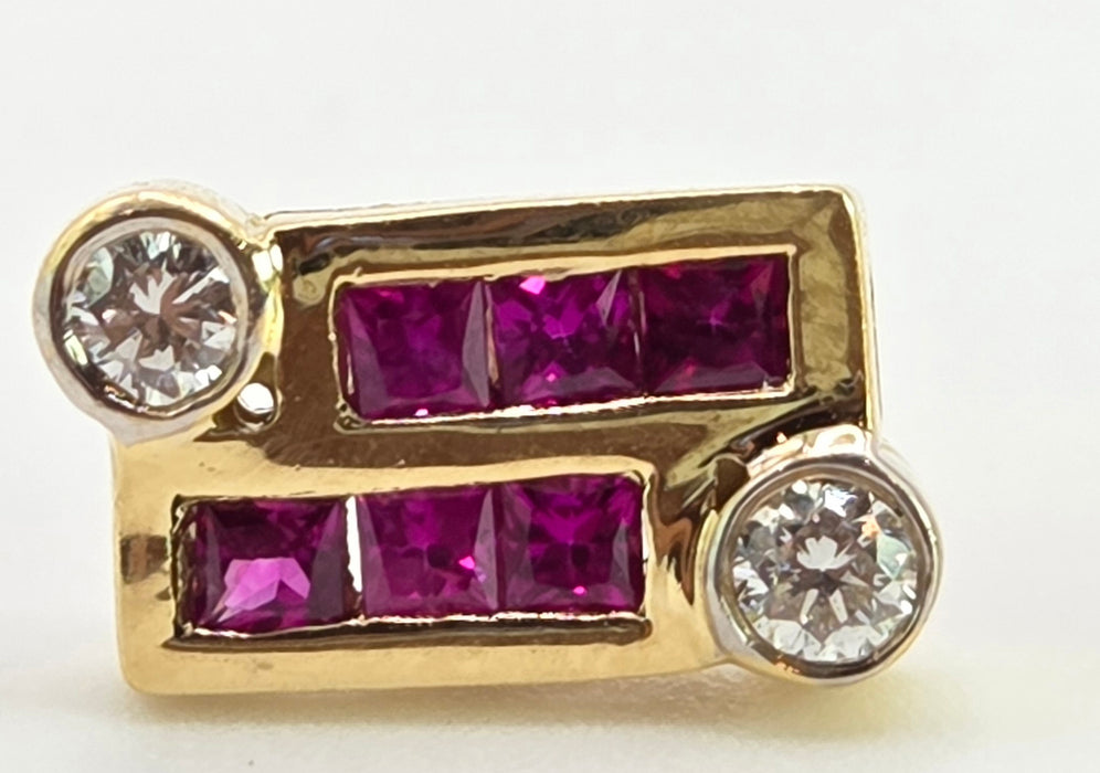 2727: Vintage 18ct Gold Rubies & Diamonds Geometric Set Stud Earrings