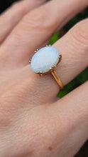 Cargar imagen en el visor de la galería, 2522 - Vintage 18ct Gold Cabochon White Opal Solitair Ring- From 1984

