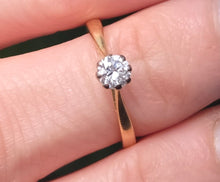 Load image into Gallery viewer, 2770 Vintage: 18ct Gold Brilliant Cut Diamond (0.3ct) Solitaire Ring
