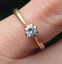 Load image into Gallery viewer, 2770 Vintage: 18ct Gold Brilliant Cut Diamond (0.3ct) Solitaire Ring

