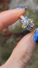 Load image into Gallery viewer, 2791: Vintage: 9ct Gold Mixed Coloured Sapphires Flowerhead Ring
