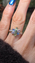 Load image into Gallery viewer, 2791: Vintage: 9ct Gold Mixed Coloured Sapphires Flowerhead Ring
