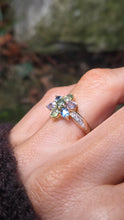 Load image into Gallery viewer, 2791: Vintage: 9ct Gold Mixed Coloured Sapphires Flowerhead Ring
