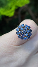 Load image into Gallery viewer, 2596: Vintage 9ct Gold 19 French Blue Sapphires Flowerhead Ring
