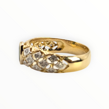 Load image into Gallery viewer, 0627: Vintage 18ct Gold Emerald &amp; 18 Natural Sparkling Diamonds Ring
