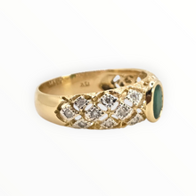 Load image into Gallery viewer, 0627: Vintage 18ct Gold Emerald &amp; 18 Natural Sparkling Diamonds Ring
