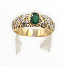 Load image into Gallery viewer, 0627: Vintage 18ct Gold Emerald &amp; 18 Natural Sparkling Diamonds Ring
