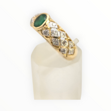 Load image into Gallery viewer, 0627: Vintage 18ct Gold Emerald &amp; 18 Natural Sparkling Diamonds Ring
