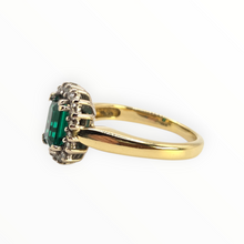 Load image into Gallery viewer, 0629: Vintage 18ct Gold Emerald 18 Natural Sparkling Diamonds Art Deco Style Ring
