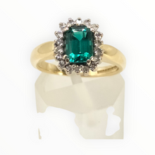 Load image into Gallery viewer, 0629: Vintage 18ct Gold Emerald 18 Natural Sparkling Diamonds Art Deco Style Ring
